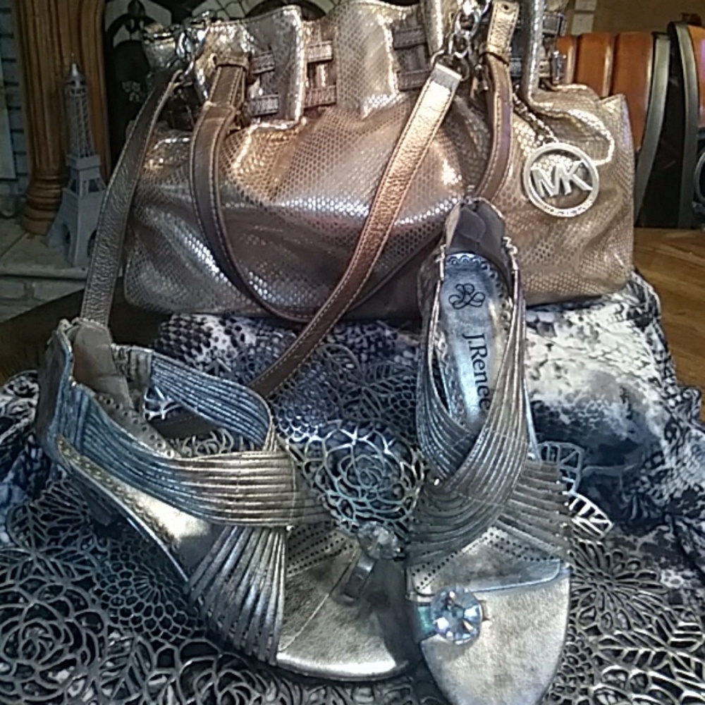 J. Renee๐* Silver sandals* - Picture 1 of 8
